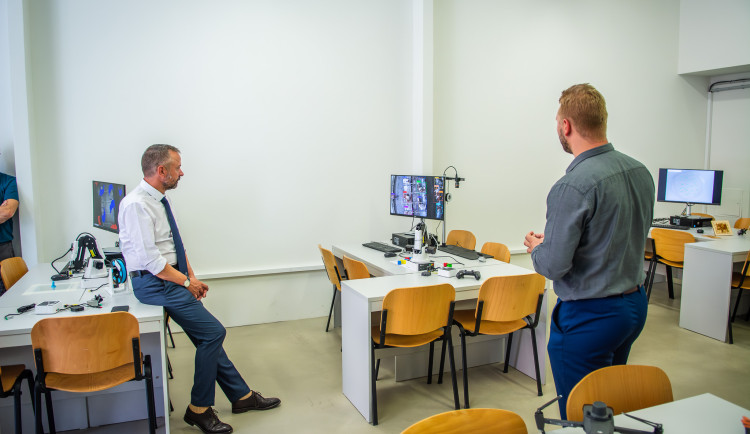 Jihočeská univerzita v Českých Budějovicích přivítala ministra pro vědu, výzkum a inovace Marka Ženíška