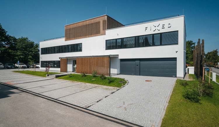 Z úspěšného distributora do pozice inovátora a výrobce vlastní značky. Budějcká firma Fixed nabízí doplňky pro chytrá zařízení