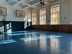 Děti na základní škole v Dukelské mají novou tělocvičnu. Stavba vyšla na 36 milionů korun