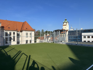 Děti na základní škole v Dukelské mají novou tělocvičnu. Stavba vyšla na 36 milionů korun