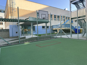 Děti na základní škole v Dukelské mají novou tělocvičnu. Stavba vyšla na 36 milionů korun