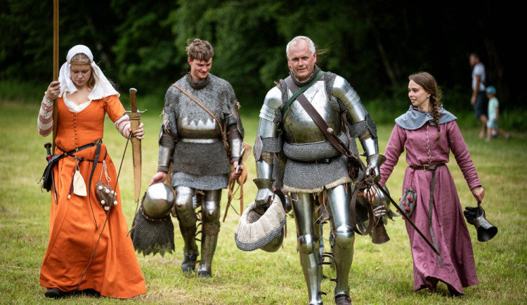 V Trocnově zpívalo 4544 lidí husitský chorál s páskou přes oko, byl to rekord