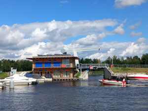 Vybavení městské policie se rozšířilo o motorový člun, dohlížet na pořádek bude na Vltavě i Malši