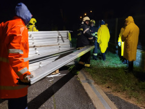 Protipovodňové stěny a pytle s pískem. Kraj se připravuje na stoletou vodu