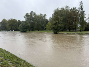 Předpověď se naplnila a říční hladiny stoupají. Třetí povodňový stupeň už přesáhla Malše, Černá, Otava i Blanice