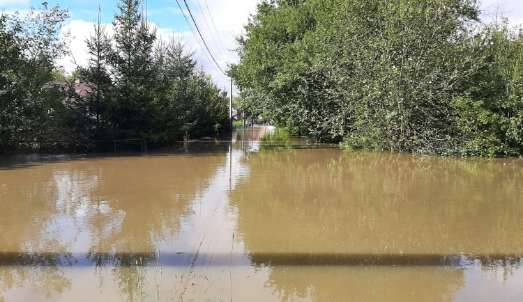 Hladina Olše klesá a Těšínští se vrací domů. Do Bohumína naopak velká voda teprve dorazí