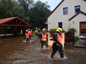 V Benešově nad Černou na Českokrumlovsku už voda natekla do dvou desítek domů