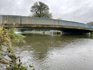 Obyvatelé části Veselí n. Lužnicí se ráno evakuovat nemusí, hrozba však stále trvá