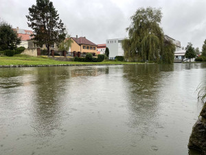 Obyvatelé části Veselí n. Lužnicí se ráno evakuovat nemusí, hrozba však stále trvá