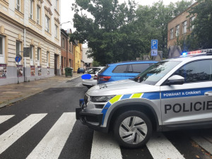 Student poslal anonymní výhružku do školy. Policie ho během několika hodin dopadla