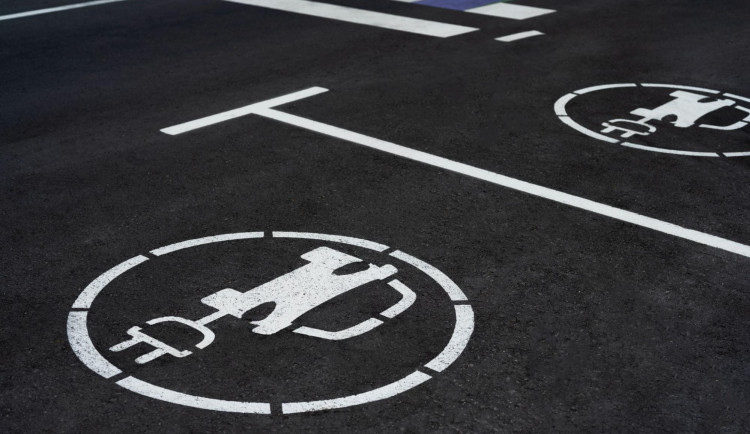 Nabíjení elektromobilu: Kompletní průvodce pro začátečníky