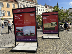 Výstava na náměstí mapuje 30 let novodobé městské energetiky