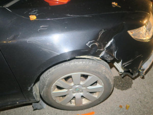 Muž na elektrokoloběžce nedal přednost autu a havaroval. Po nehodě zůstal v bezvědomí