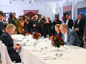 FOTO: Miloš Zeman oslavil jubileum v hotelu Štekl. Gratulovali mu Orbán, Fico, Kaliňák i čínský velvyslanec