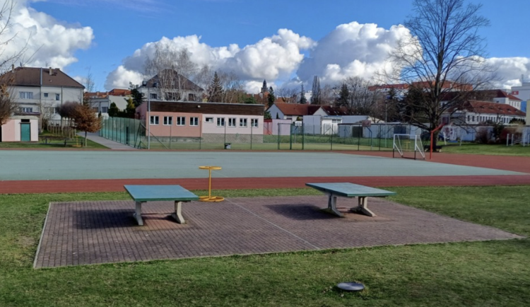 Plácky u budějckých škol se po víkendu uzavřou veřejnosti. Letos je navštívilo zhruba 12 tisíc lidí.