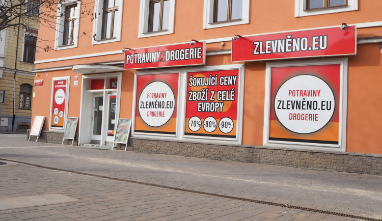 V českobudějovické prodejně Zlevněno.eu lze nakoupit zboží výrazně levněji, než v běžných obchodech