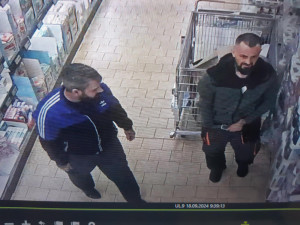 Soběslavští policisté pátrají po třech zlodějích, při krádeži je zachytila bezpečnostní kamera