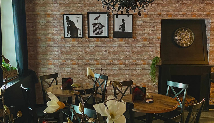 Oblíbený kominický bar se otevírá i jako kavárna. Láká na dobrou kávu a zákusky