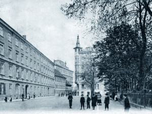 DRBNA HISTORIČKA: Odvážný snímek dámy na velocipédu, měl mezi muži v 19. století velkou oblibu