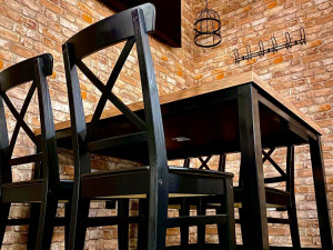 Oblíbený kominický bar se otevírá i jako kavárna. Láká na dobrou kávu a zákusky