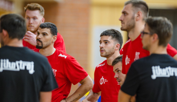 První tříbodová výhra Jihostroje přišla proti Brnu.