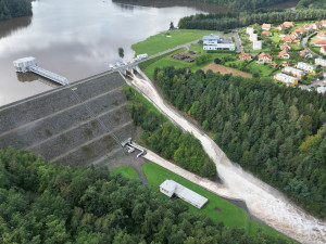 Povodně zakalily římovskou přehradu. Zčeřený sediment nyní komplikuje úpravu pitné vody