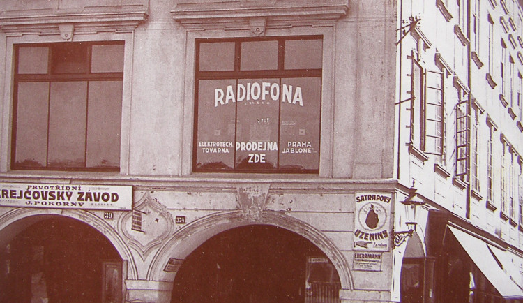 Dům Staré pošty na náměstí, kde to všechno začalo.