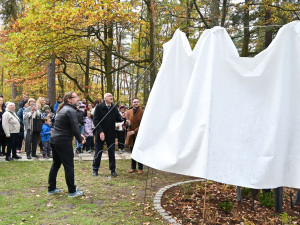 Písek otevřel na hřbitově pietní místo pro rodiče dětí zemřelých před narozením