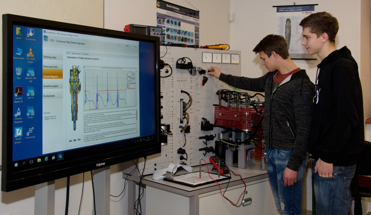 Tradice, zkušenost a budoucnost, to je studium na VOŠ, SPŠ automobilní a technické v Českých Budějovicích
