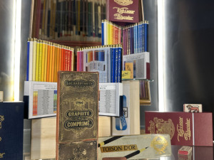 Pero pro císaře nebo tužky z roku 1900. Koh-i-noor Hardtmuth otevřel v Budějovicích novou expozici