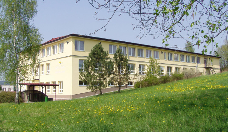 Odstartuj kariéru v Hněvkovicích. Výuční list a maturita na jednom místě