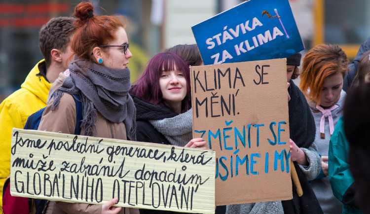 Studenti v Brně dnes zahajují třídenní stávku za klima, upozorňují na systémové příčiny krizí