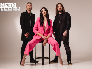 Jedinečný rockový festival Dead End hlásí již svůj 13. ročník. Přímo v centru Budějovic se představí na dvě desítky kapel