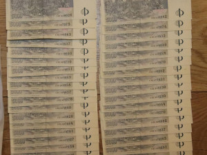 Policie zadržela skupinu, která v Česku nedanila zisky z taxislužeb. Stát připravila o 121 milionů