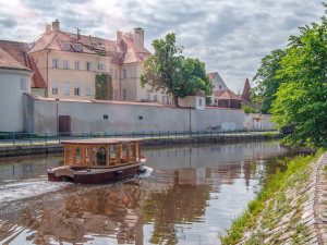 Zájem o plavbu na Budějovicku opět roste. Komorami na Vltavě proplulo více lodí než v loňském roce