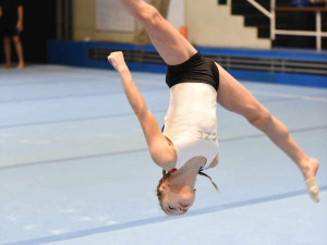 Překonala zdravotní komplikace a vrátila se v nejlepší formě. Nadějná gymnastka Anna Beerová přivezla z mezinárodního závodu zlato