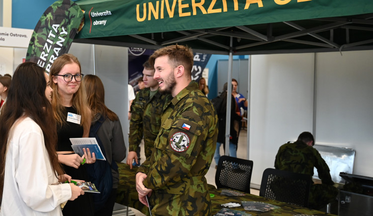 Výběr školy i budoucí kariéry na Černé louce. Student a job