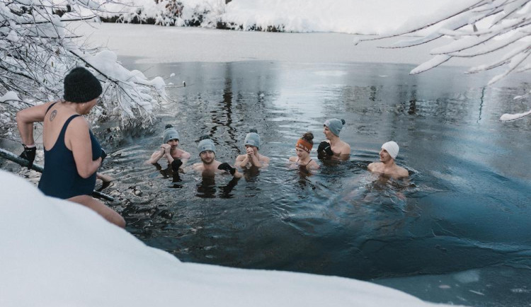 Přijďte originálně zahájit advent ponorem do Malše na benefiční akci PonoRoska