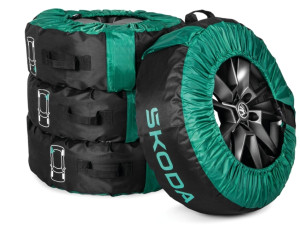 Vánoce v garáži i doma: Dárky pro milovníky aut, které potěší i rodinu