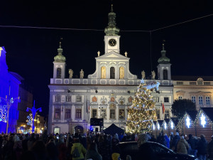 Na budějovickém náměstí opět přistál anděl, přinesl poselství o lásce a klidu