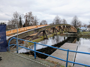 Práce na pontonovém mostu přes slepé rameno začnou v pondělí, v provozu bude od 20. prosince