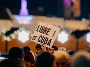 Dům umění nedáme, skandovali na náměstí v Budějovicích stovky lidí