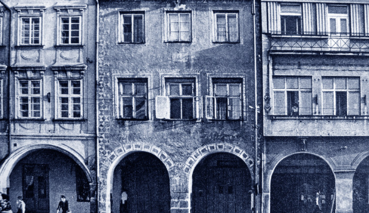 DRBNA HISTORIČKA: V domě U Bílého anděla našli zedníci zazděný zlatý poklad