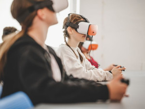 Co vše tě čeká, když nastoupíš na autobusovou linku směr Gymnázium Jana Valeriána Jirsíka