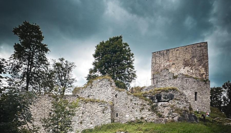 Vítkův hrádek se v sobotu opět otevírá turistům, včetně nové vyhlídkové plošiny