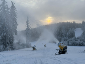 Skiareál na Lipně zahájí sezonu v pátek, Hochficht otevřel další sjezdovky