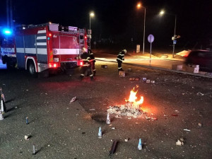 Bilance silvestrovské noci: Policisté zaznamenali 100 výjezdů a hledají nezvěstného muže, hasiči řešili 20 požárů