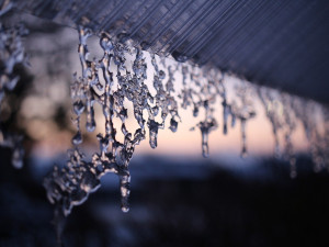 Na řadě míst se má v neděli tvořit ledovka, varovali meteorologové