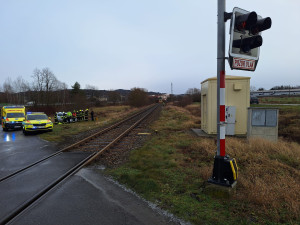 U židovského hřbitova v Písku se střetl vlak s osobním autem