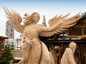 Budějovický vánoční strom dostane druhý život. Vyrobí z něj sochu do adventního městečka